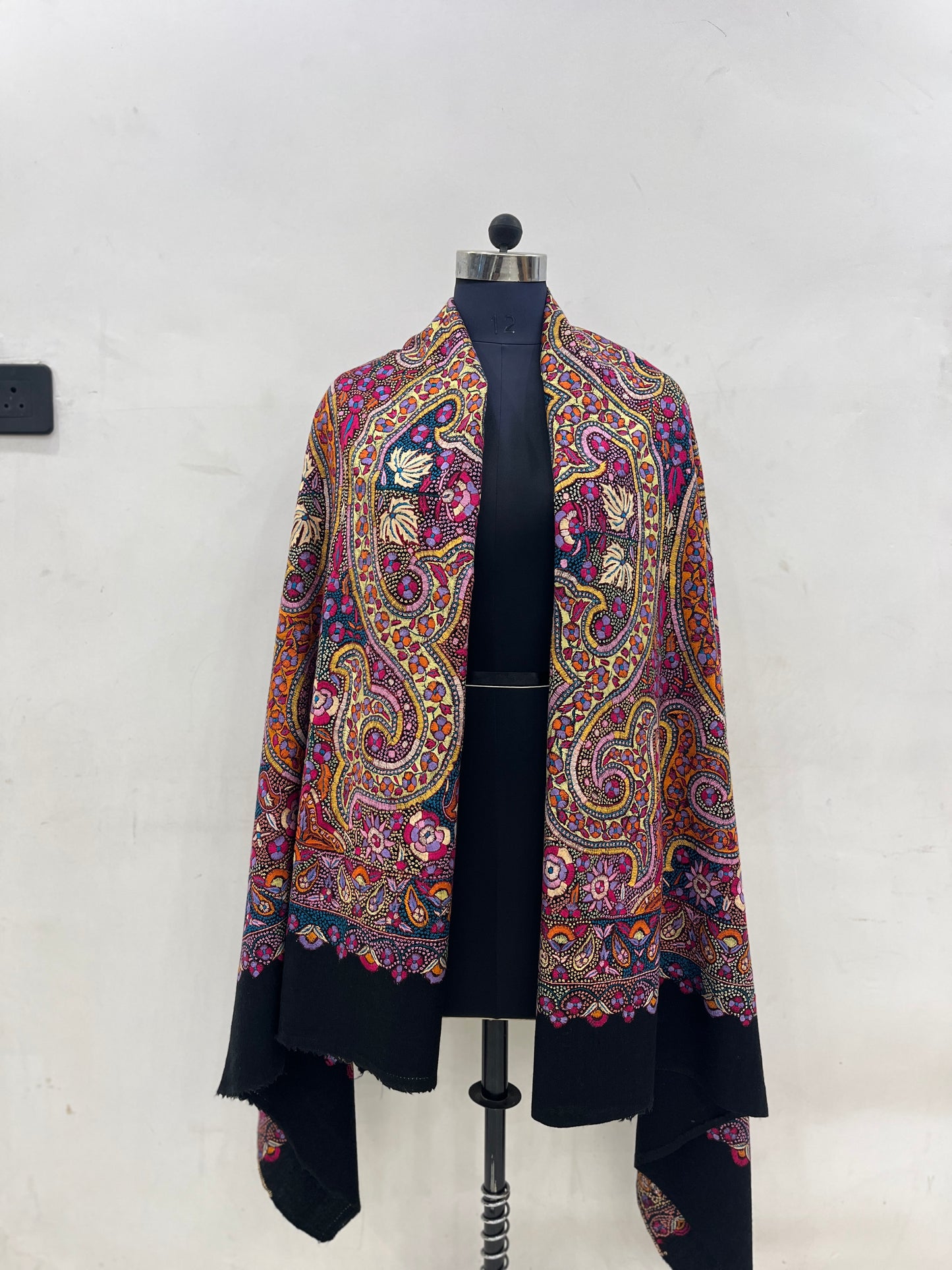 Pashmina Sozni Jamawar Embroidered Shawl
