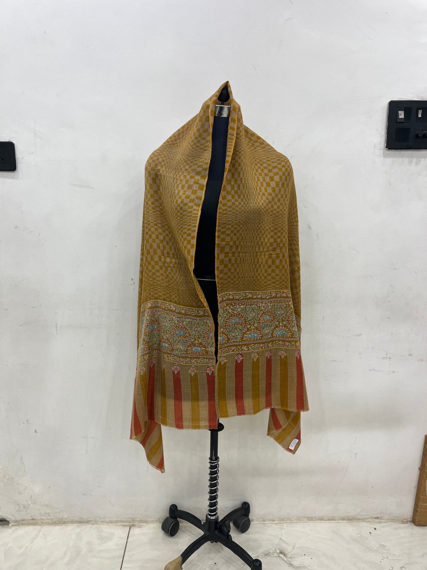 Pashmina Mustard Plain Handwoven Stole — Classic