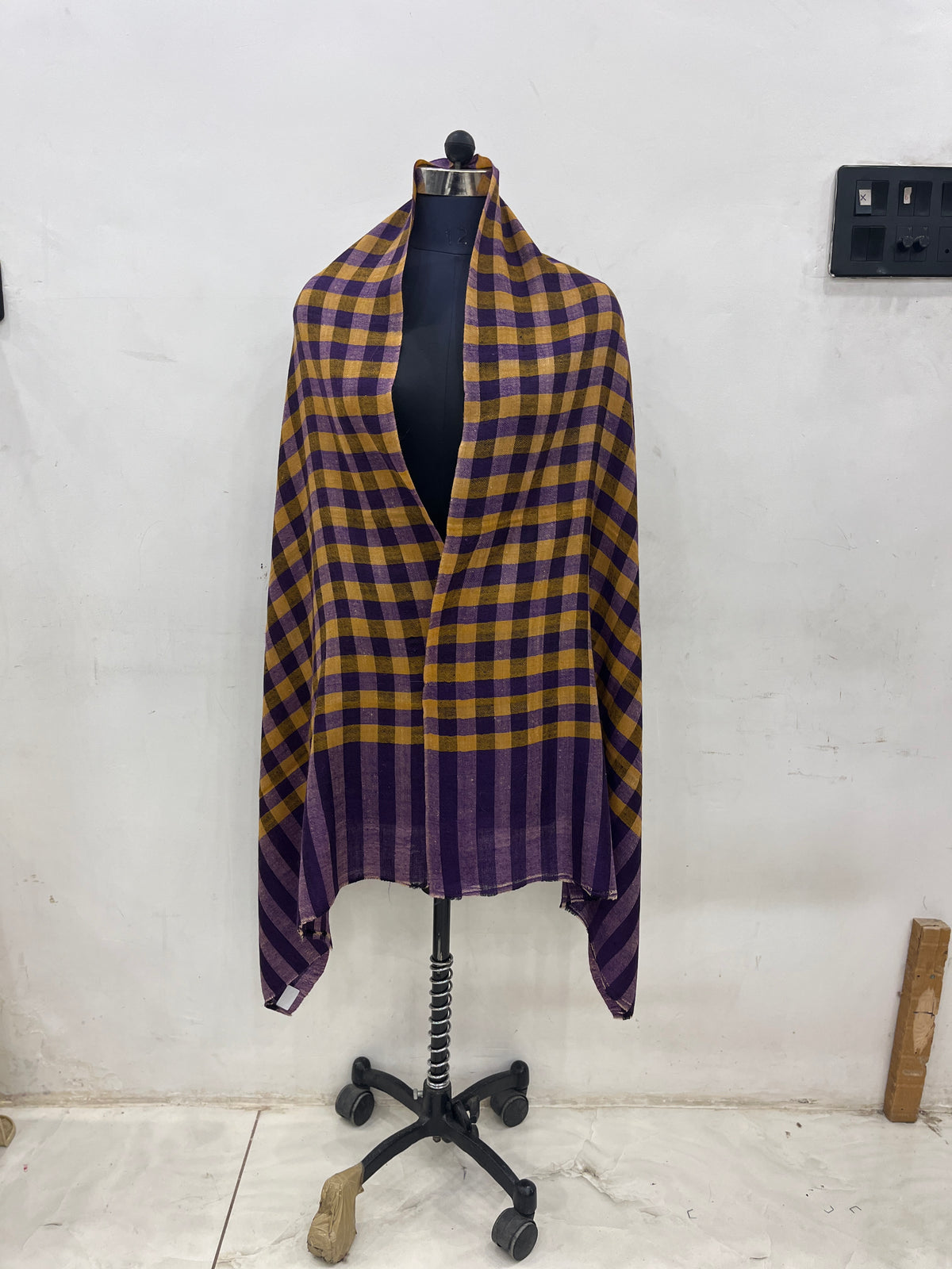 Pashmina Checkered Handwoven Classic Shawl — Heritage